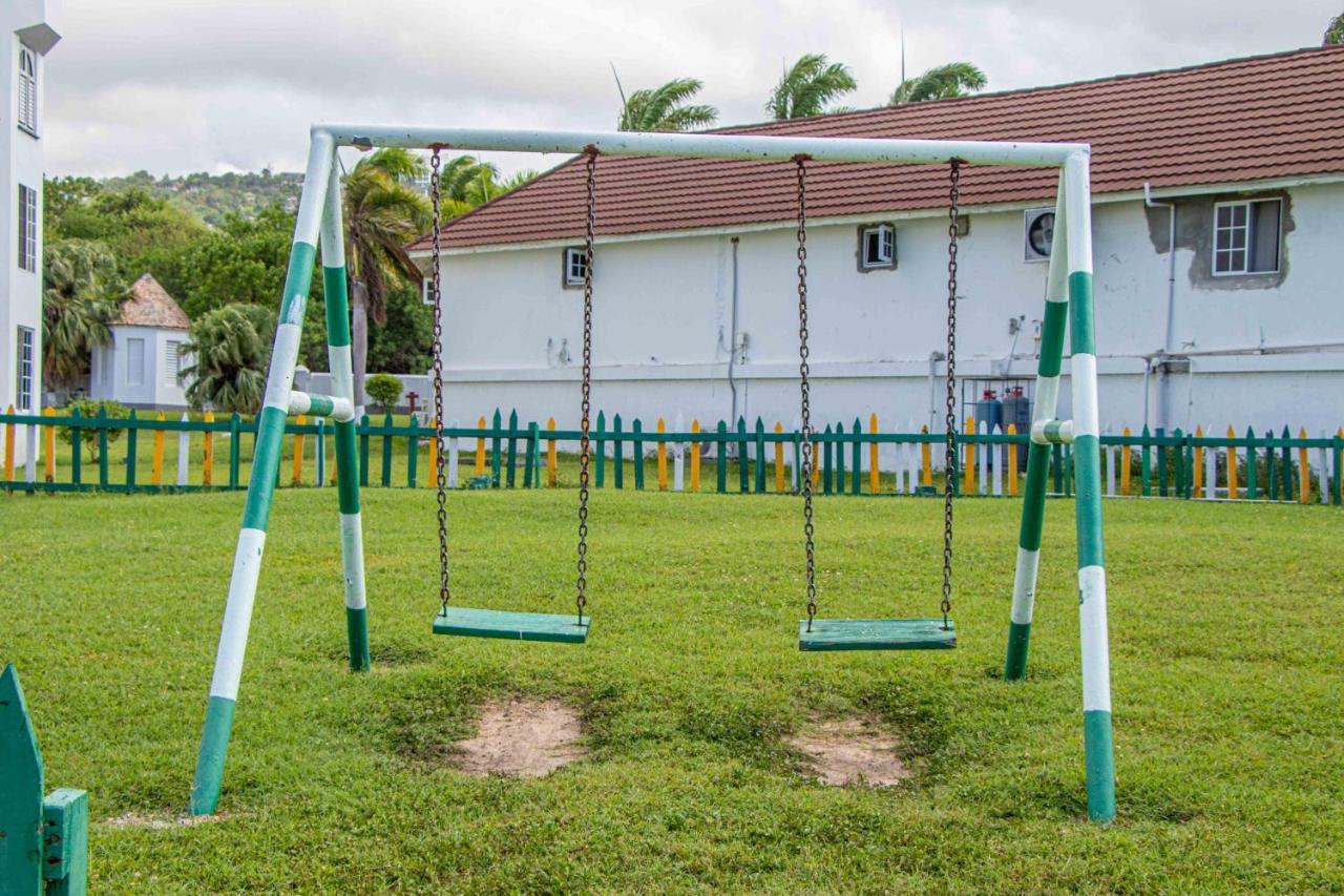 Beach Dreams At Seacastles Apartment Montego Bay Exterior photo